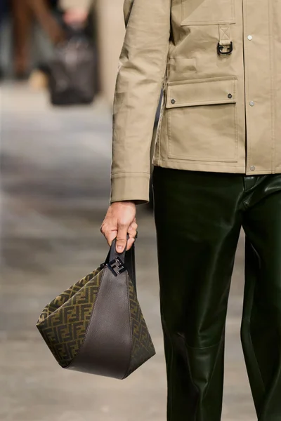 Look 39